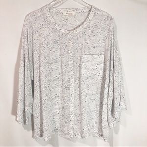 Two by Vince Camuto Bell Sleeve Blouse Size L to XL